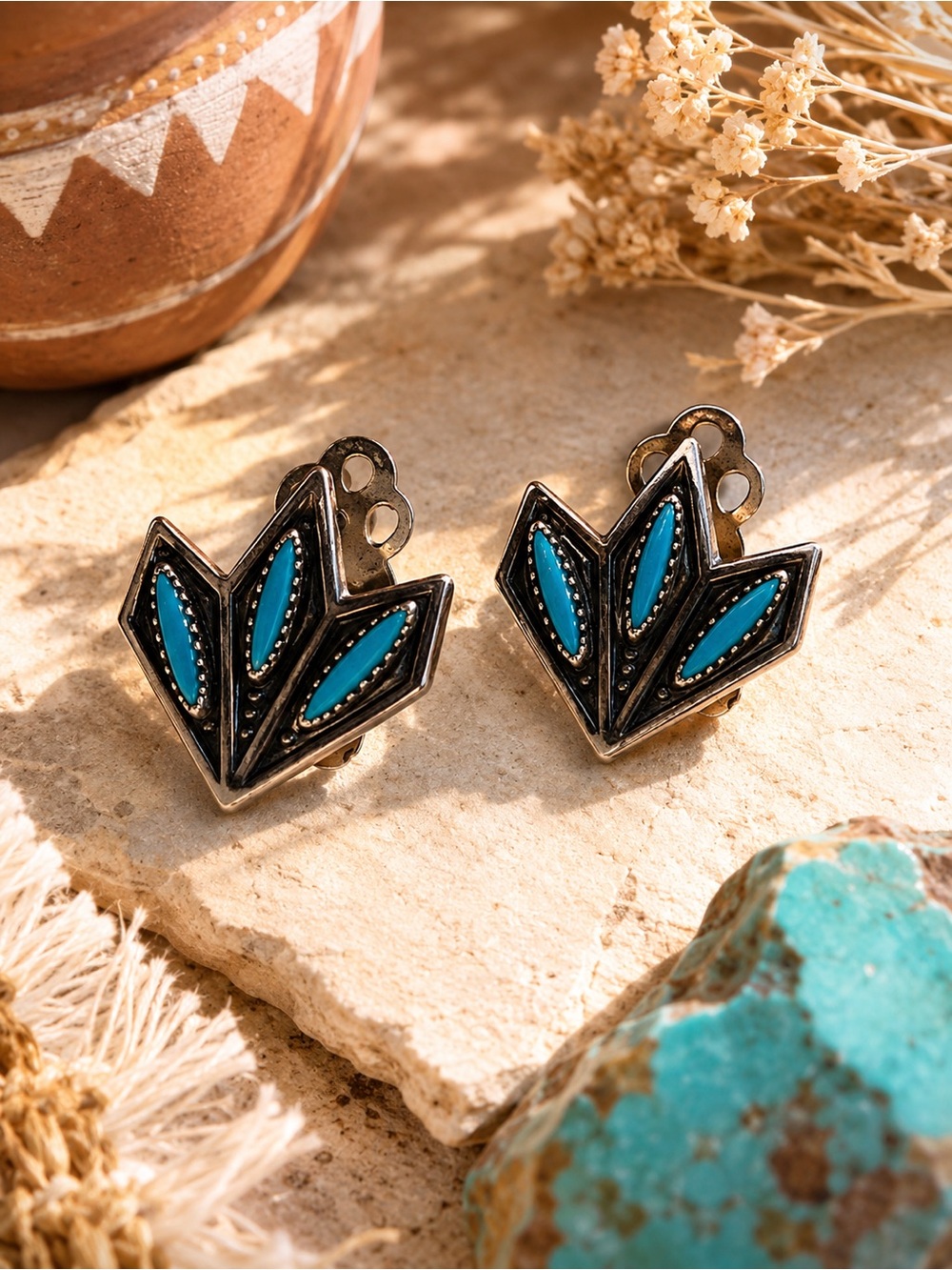 ZUNI TURQUOISE VINTAGE NEEDLEPOINT PETIT POINT STERLING SILVER 925 CLIP EARRINGS